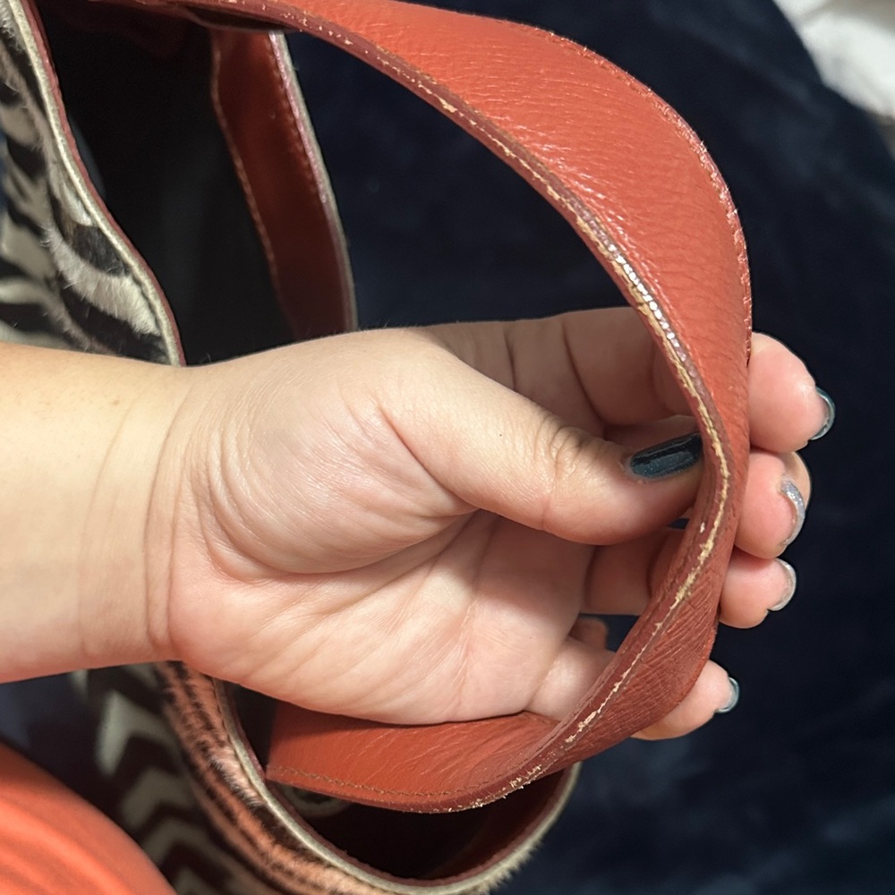 Mauricio Taiuti  genuine leather Zebra Print (calf) Women's Bag with Red Accents - Picture 10 of 10